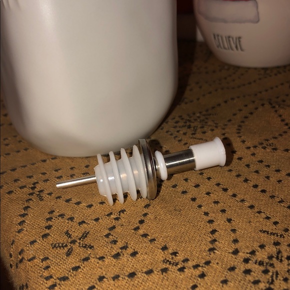 Rae Dunn OIL & VINEGAR Cruet Set (Large White & Gray) - Picture 10 of 12